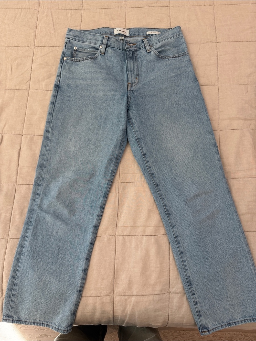 Frame The Hang Light Blue Straight-Leg Jeans. Size 26